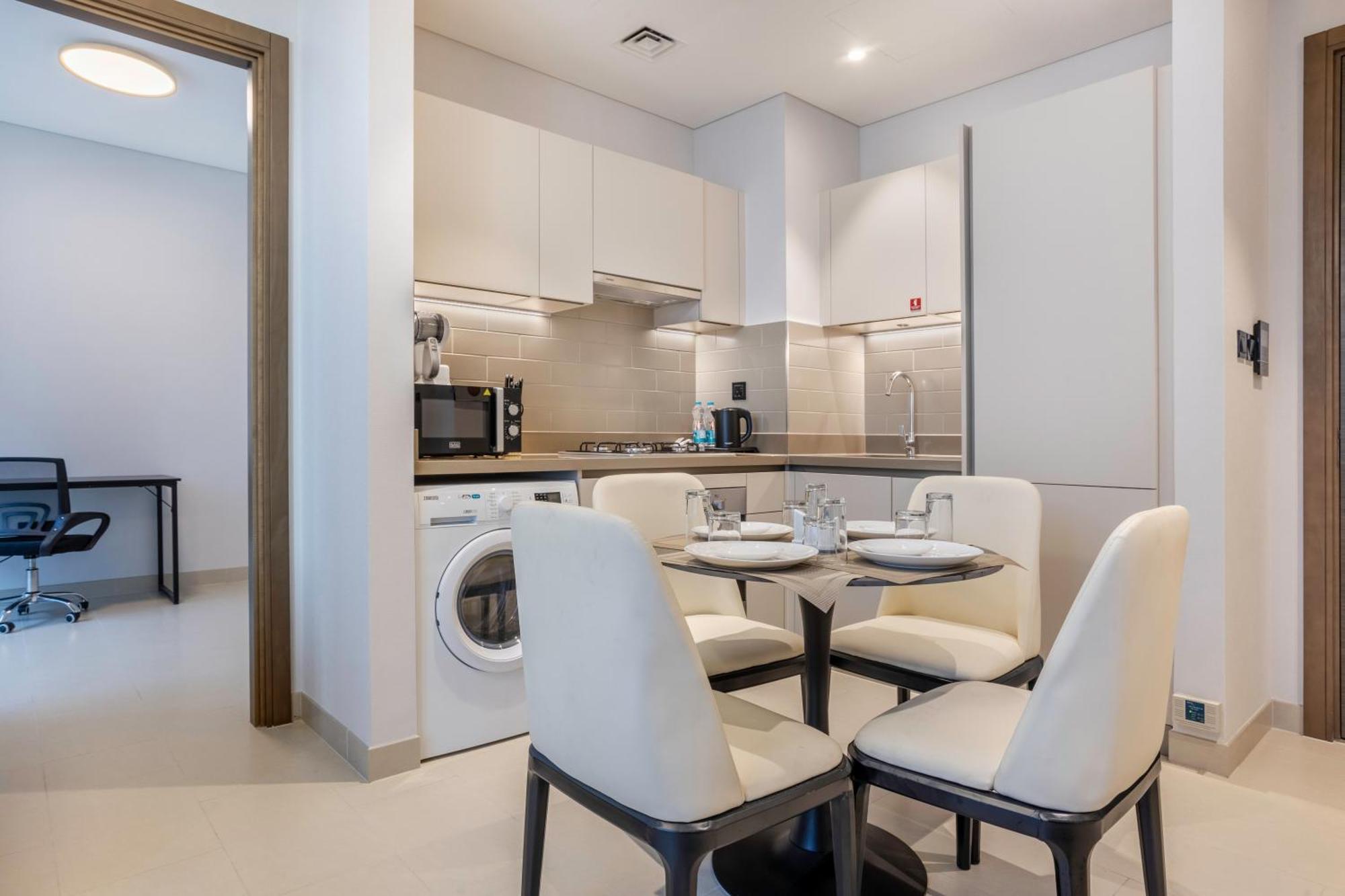 Stay By Latinem Luxury 1Br Plus Study Holiday Home Cv A2712 Near Downtown ดูไบ ภายนอก รูปภาพ